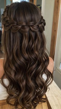 Looking for prom hairstyles for medium length hair ideas? Check out our latest blog post for unique, easy, and simple hairstyles including half up hairdos, brunette styles, bows, curls, and more. Whether you have thin hair or black hair, we have step-by-step tutorials for you. Get inspiration for your 2024 prom look with our collection of stunning hairstyles for medium length hair. Formal Hairstyles Easy Simple, Hair Styles For Long Hair Length Prom, Hair Styles With Curls For Wedding, Simple Hairstyles Curled, Hairstyles For Curly And Wavy Hair, Hairstyle For Wedding Medium Hair, Hairstyle In Curls, Curls Hairstyles For Long Hair, Curl Hairstyles With Braids