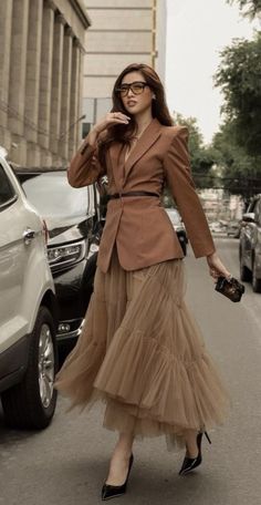 Brown Tulle Skirt, Blazer And Skirt Outfits, Satin Skirt Outfit, Tulle Skirt Dress, Tulle Skirt Black, Modest Fashion Hijab, Business Outfits Women