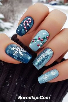 Gel Nail Designs December, Christmas And New Year’s Eve Nails, Christmas Finger Nail Ideas, Nail Polish Ideas Christmas, Fun Holiday Nail Designs, Fun Christmas Nail Ideas, Christmas Gel Nails Simple Short, Deer Nail Designs Hunting Season, Snow Globe Nail Art