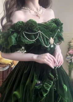 Princess Dress 1800, Princess Aesthetic Green, Green Royalty Aesthetic, Gown Aesthetic, Royal Dresses, Dress Design Sketches, Prom Dress Inspiration