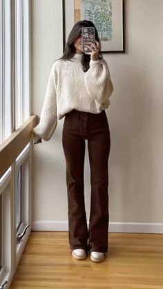 Boyfriend Outfits For Women, Outfit Inspo Winter 2023, Winter Clubbing Outfit Cold Weather, Job Shadowing Outfit, Cold Teacher Outfit, Winter Outfit Ideas For Women Casual, Warm But Cute Outfits, European Fashion Winter 2023, Causual Outfits 2022