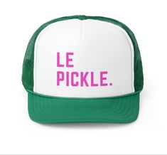 a green and white trucker hat with the words le pickle printed on it