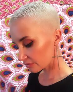 Skin Fade Women, Short Bleached Hair, Military Cut, Flat Top Haircut, Skin Fade