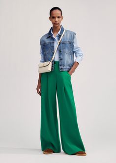 Find ME+EM Regular Wide-leg Pleat Front Pant on Editorialist. ME+EM's Green Regular Wide-Leg Pleat Front Pant is sure to inject a shot of bold color into your tailoring rotation. Shop now. Satin Wide Leg Pants Outfit, Green Trousers Outfit, Wide Leg Pants Outfit, Trouser Outfit, Green Trousers, Casual Chic Outfit, Work Looks, Wide Pants, Green Satin