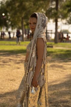 PLAYA BREATH KIMONO Champagne Reversible Sequins Duster Burning Man Kimono Outwear for Women Cape Festival Outfit Boho Coats - Etsy Burning Man Outfits Women, Burning Man Fashion Woman, Man Kimono, Druid Wedding, Jungle Outfit, Sequin Duster, Afrika Burn, Inspired Costumes, Women Cape