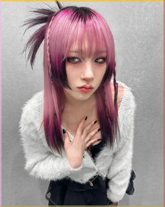 Harajuku Hair Color, Hair Dye Styles Ideas, Punk Pigtails, Raccoon Hair Dye, Japanese Hair Dye, Raccoon Hair, Pink And Black Hair, Belle Hairstyle