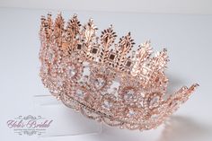 "FAST SHPPING Beautiful Round Zirconia crystal tiara in rose gold plated. Perfect for any occasion. It has a loop at the end of each side to attach it in your hair with bobby pins for added security. Approx. 2.5\" tall at its tallest point Style 5872RG Ready to ship in 2-3 business days." Princess Quinceanera Theme, Quinceanera Tiaras, Rose Gold Princess, Rose Gold Tiara, Rose Gold Crown, Quinceanera Themes, Crystal Tiara, Gold Tiara, Crown Wedding