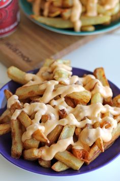 Garlic Cheese Fries (low carb; gluten free) add some healthy yummy chili for chili cheese fries, add lc/gf bacon, ranch; you can also add sour cream) Garlic Cheese Sauce, Glitzy Glam, Beautiful Lifestyle, Loaded Fries, Breakfast And Brunch, Garlic Cheese, Living Healthy, Cheese Fries, Exercise Tips