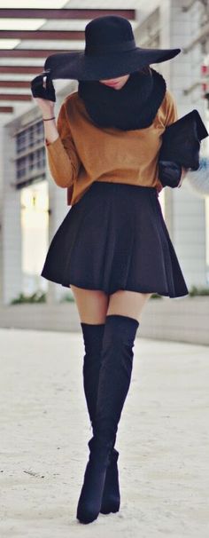 She loves fashion | sexy lady in black and beige with black hat and leather gloves | #thejewelryhut Rocker Girl, Neue Outfits, Comfy Sweaters, Chandigarh, Ahmedabad, Fall Winter Outfits, Outfits Casuales