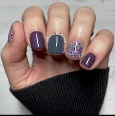 Sns Fall Nail Colors 2024, Fall Nail Dip Colors 2024, Short Dip Nails Fall, Dip Powder Nails Fall, Fall Dipped Nails Ideas, Fall Dip Nails, Sns Nails Colors, Glittery Nails, Amazing Nails