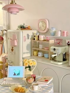 Kawaii Apartment Kitchen, Danish Pastel Kitchen Aesthetic, Cute Pastel Living Room, Pastel Aesthetic Decor, Kawaii Kitchen Decor, Cute Kitchen Cabinets, Kitchen Dorm Ideas, Pastel House Interior, Pastel Kitchen Aesthetic