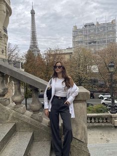 Hongkong Outfit Travel, Hongkong Outfit, Paris Fashion Week Outfits, Paris Trip Outfits, Italy Travel Outfit, Parisian Outfit, Casual Outfits For Women, High Waisted Dress, Parisian Summer