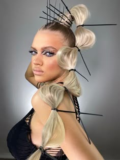 Hair Show Ideas Inspiration, Runway Hairstyles Avant Garde, Avant Garde Hair Inspiration, Avangard Hairstyle, Catwalk Hairstyles, Fashion Show Hairstyles, Braids For Children, Editorial Hairstyles, Rock Hairstyle