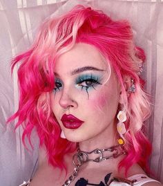 Pink Blonde Ombre, Hairstyle Grunge, Blonde To Pink Ombre, Pink Wigs, Girl Grunge, Ombre Pink, Dyed Hair Inspiration, Alternative Makeup