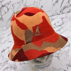 Brand New With Tags Material: 49% Acrylic, 27% Modacrylic, 21% Nylon Fitted Casual Orange Hat, Fitted Orange Casual Hat, Football Rug, Mens Newsboy Hat, Kangol Hats, Custom Sneakers Diy, Dope Hats, Bucket Hat Design, Swag Outfits Men