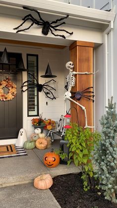 Hanging witch hats, skeletons, and giant spiders for the spookiest Halloween porch and home decor! Fall Outdoor Decorating, Halloween Decorations Apartment, Outdoor Decorating Ideas, Front Porch Decor Ideas, Halloween Decoration Ideas, Halloween Front Porch Decor, Halloween Decorations Diy Outdoor, Make Halloween, Halloween Porch Decorations