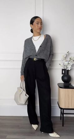 35+ Super Stylish Fall Outfits for Women 2024 - HubPages Uv400 Sunglasses, Outfit Chic, Stylish Work Attire, Office Outfits Women, Corporate Outfits, Business Casual Outfits For Work, Classy Work Outfits, Stylish Work Outfits, Sunglasses Men