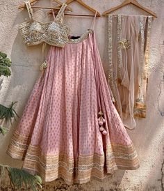 Blush Lehenga Set with Bustier Mirror work Blouse and Beige Dupatta Priti Sahni - Fabilicious Fashion Zardosi Dupatta, Beige Lehenga, Lehenga Ideas, Bridesmaids Outfits, Indian Wardrobe, Pearl Border, Embroidered Bustier, Simple Lehenga, Mirror Work Blouse