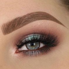 Prescription Contact Lenses, Dramatic Eye Makeup, Dramatic Eyes, Lips Shades, Eye Makeup Tips, Contact Lenses Colored, Makeup For Green Eyes, Outfits Winter, Makati