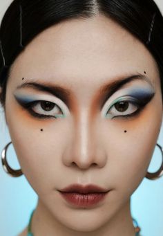 Color Catalog, Runway Makeup, Fashion Make Up, Make Up Inspo, Face Beauty, Colorful Makeup, Beauty Photography, Beauty Make Up, Makeup Accessories