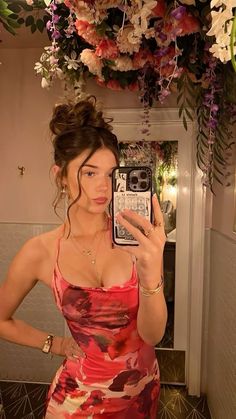 Floral Dress Hairstyle, Long Dress Summer Aesthetic, Out At Night Aesthetic, Picture Girly Cute, Night Dress Aesthetic, Pose Hide Face, Men Mirror Selfie, Mirror Selfie Aesthetic No Face, No Face Mirror Selfie