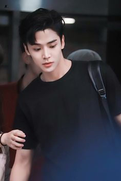 Rowoon Wallpaper, Kim Seokwoo, Eyes Cartoon, Sf9 Rowoon, Korean Drama Romance, Sf 9, Aesthetic Boys, Cute Asian Guys, Elegant Man