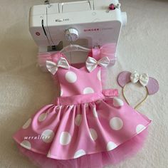 Please specify your baby's waist and shoulder-knee size when ordering. ️The dress has a soft cotton lining. Shoulder straps are tied at the waist. It is easy and convenient to use. 💕 ️Handmade sewn dresses for your baby. 👉🏻 You can leave a message for more questions. A very dense layer of tulle is used, quite fluffy 💕 Personalized color options are available, you can have it personalized.  👉🏻Shoes are only available up to 18 months.  Shoes 06-12 months 12 cm Shoes 12-18 months 13 cm              ✈️ Fast delivery from 1-5 👣For shoe size; the right size from the big toe to the tip of your baby's heel.  Shoes are only available up to 18 months.  Shoes 06-12 months 12 cm Shoes 12-18 months 13 cm Minnie Birthday Outfit, Sewn Dresses, Pink Minnie Mouse Dress, Diy Doll Clothes Patterns, Baby Heels, Woman Costumes, Baby Birthday Photoshoot, God Baby, Diy Cosplay