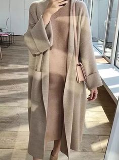 Long Oversized Cardigan, Trendy Winter Fashion, Mode Ulzzang, Estilo Hijab, Khaki Coat, Fall Fashion Coats, Stile Hijab, Peacoats, Mode Abaya