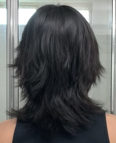 Short Grunge Wolfcut, Wolfcut Back View Hair, Long Soft Mullet Haircut, Dark Blue Layered Hair, Layered Black Hair Short, Black Mullet Aesthetic, Grunge Haircuts With Bangs, Emo Layers Haircut, Very Layered Hair Short