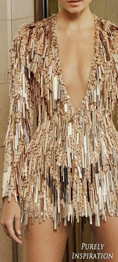 Atelier Versace SS2017 Haute Couture Women's Fashion | Purely Inspiration Looks Chic, Gold Dress, Womens Fashion Trends, Street Styles, Couture Fashion