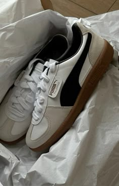 Puma Sneakers Womens, Puma Shoes Women, Puma Palermo, Clothing Finds, Pretty Shoes Sneakers, Shoe Wishlist, Fashionable Shoes, Sneakers Puma, Aesthetic Shoes