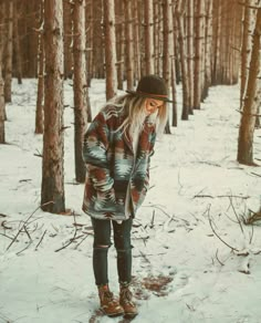 Find More at => http://feedproxy.google.com/~r/amazingoutfits/~3/ewKwD8IzsNM/AmazingOutfits.page Dreaming Outloud, Winter Hippie, Trekking Outfit, Portret Feminin, Womens Outdoor Clothing, Mode Hippie, Jacket Outdoor