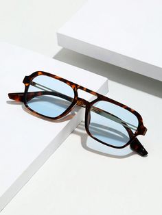 1pair Women Tortoiseshell Frame Boho Fashion Glasses For Daily DecorationI discovered amazing products on SHEIN.com, come check them out! Glasses Inspiration, Women's Shoes Accessories, Mode Boho, Fashion Eyeglasses, Fashion Glasses, Minimalist Wardrobe