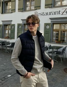 Autumn Fits Men Aesthetic, Winter Vest Outfits Men, Zara Winter Outfit Men, British Casual Style Man, Mens Fall Winter Outfits, Fall Outfit Men Casual, Business Casual Vest Outfits Men, Old Money Aesthetic Gift Ideas, Men Old Money Winter Outfits