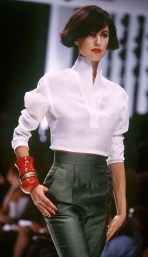 The "King" of white shirts, Italian designer GIANFRANCO FERRE` (1944/2007), 1996 High Neck Blouses, Detail Couture, Mode Prints, Classic White Shirt, Paris Mode, High Neck Blouse, Moda Vintage, White Shirts, Fashion Details