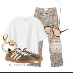 Leopard Jeans Outfit, Looks Adidas, Look Legging, Leopard Jeans, Neue Outfits, Outfit Inspo Fall