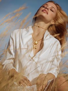 MISHO's Pebble Drop necklaces featured in Vogue Italia. '...a restless wind swallowed the cliffs and parted the clouds just enough for a a flare of sunlight; it flashed off the white shore and for a moment the world was golden.' ﻿For our SS/19 collection, we returned to the landscape that played our muse. Handcrafted in sterling silver the collection draws inspiration from the forms, colours and light that are forever trapped between land and sea. The set of two necklaces, one a tight choker, th Gold Link Chain Necklace, Female Photography, Drop Necklaces, Jewellery Photography Inspiration, Nature Goddess, Jewelry Photography Styling, Two Necklaces, Jewelry Photoshoot, Gold Link Chain