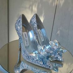 Elegant Shoes Classy, Cinderella Heels, Fancy High Heels, Girls Footwear, Diamond Shoes, Diamond Heels, Stile Hijab