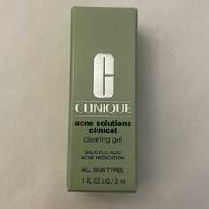 Brand New In Box. New Clinique Acne Solutions Clinical Clearing Gel Size: 3 Ml Topical Treatment For Breakouts With Results As Good As A Leading Prescription. Starts Working Instantly. Skin Type: Formulated For Acne-Prone Skin What It Does: Daily Treatment Gel Starts Helping To Clear Blemishes Upon Application. Helps Prevent New Ones From Making An Unwelcome Appearance. Acne-Prone Skin With Persistent Breakouts Can Use It All Over The Face Or As A Spot Treatment. Helps Make Visibly Clearer Skin Clinique Acne, Clinique Acne Solutions, Clinique Skincare, Benzalkonium Chloride, Salicylic Acid Acne, Skin Shine, Acne Solutions, Clearer Skin, Acne Blemishes