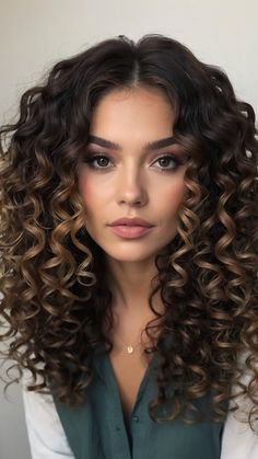 Explore trendy autumn curly hairstyles for 2024 with our latest blog post From long to short haircuts discover cute easy styles perfect for school Whether you have curly short hair or soft medium-length locks these curly hairstyles are sure to give you an aesthetic edge this fall Balayage Curly Hair, Autumn Hairstyles, Cherry Brown Hair, Quick Curly Hairstyles, Curly Short Hair, Long Hair Cut Short, Haircut Inspo, Hair Curl, Cherry Brown