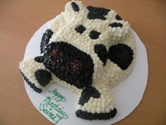 there is a cake made to look like a cow