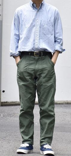 Fatigue Pants Outfit Men, Khaki Pants Outfit Men, Black Men Beard Styles, Khaki Pants Outfit, Blue Oxford Shirt, Black Men Beards, Pants Outfit Men, Ivy Style