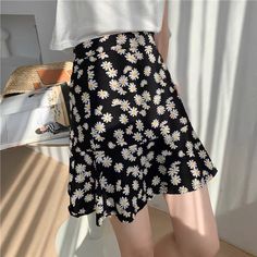 Name:new style Daisy skirt, floral skirt chiffon A-line skirtMaterial:chiffonColor:as pictureFeatures:floralSize(cm):M,L,XL 1inch=2.54cmM:length:41,waist:81L:length:42,waist:85&ltbr/>&ltp&gtXL:length:43,waist:89</p>&ltbr/>&ltp&gtNote:Due to different measurement methods,there will be 1-3 error(unite:cm), please understand.</p>&ltbr/>&ltp&gtPlease check the size carefully when you choose items,thank you.</p>&ltbr/> Floral Print Skort For Day Out, Chic Floral Print Skort For Summer, Floral Print Mini Skirt For Summer, Floral Print Flared Skort For Spring, Flared Floral Print Skort For Spring, Floral Print Mini Skirt, Casual Chiffon Skirt With Floral Print, Trendy A-line Summer Bottoms, Chic Floral Print Skort For Spring