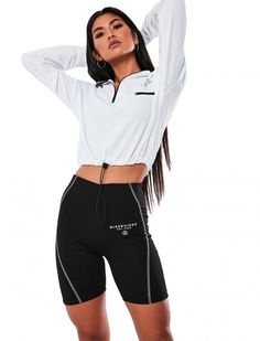 Gym Wear Brands, Biker Shorts Black, Sport Look, Style Inspiration Vintage, Gym Hairstyles, Urban Clothing, Long Sleeve Prom, Mascot Logo, Prom Dresses With Sleeves