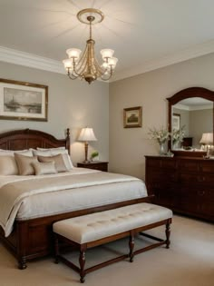 Home decor Comfy Decor Bedroom, Room Decor Classic Bedroom, Guest Bedroom Ideas Vintage, Victorian Homes Bedroom, Bedroom With Cherry Furniture, Wood Furniture Bedroom Ideas, New Classic Bedroom Design, Antique Bedroom Ideas Vintage, Modern Vintage Bedroom Ideas