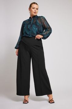 Shop YOURS LONDON Curve Black Panelled Trousers at Yours Clothing. Discover women’s plus size clothing in sizes 10-36 with fast delivery. Classy Plus Size Outfits, Curvy Work Outfit, Plus Size Office Wear, Plus Size Professional, Size 22 Women, Size 20 Women, Plus Size Work, Size 16 Women, Denim Essentials