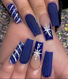 Nail Polish Art Designs, Blue Christmas Nails, Xmas Nail Designs, Luv Nails, Christmas Nails Easy, Nails Today, Matte Nails Design, Cute Acrylic Nail Designs, Work Nails