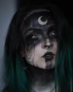 Dnd Character Cosplay, Seer Makeup, Eyes Drawing Creepy, Dark Fae Costume, Dnd Makeup, Dark Halloween Makeup