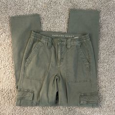 Never Worn High Rise Green Cargo Pants, Cargo Pants Color, Melina Pant, Green Cargo Pants, Green Cargo, Petite Pants, Red Pants, Green Pants, Plaid Pants