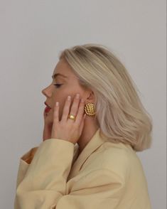 Outfit Trabajo, Laura Jade Stone, Stone Accessories, Classic Bob, Jade Stone, Love Yourself, Color Combos, Photo Inspiration, Hair Inspo